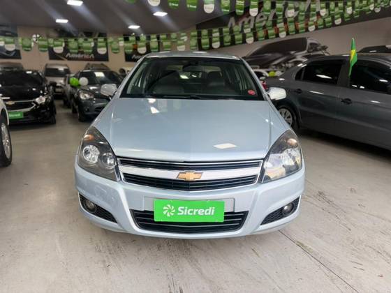 CHEVROLET VECTRA 2.0 MPFI GT HATCH 8V FLEX 4P MANUAL CHEVROLET VECTRA 2.0 MPFI GT HATCH 8V FLEX 4P MANUAL